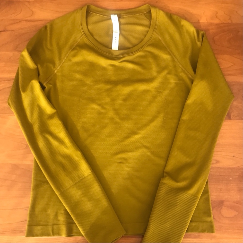Lululmon Swiftly Tech Long Sleeve Shirt 2.0 in Size 8 (color Gold Spice)